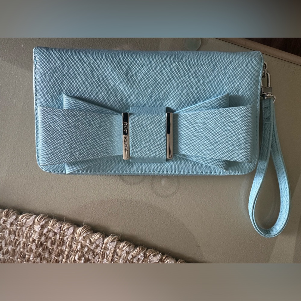 Betsy Johnson Tiffany blue zip around wallet clutch/wristlet